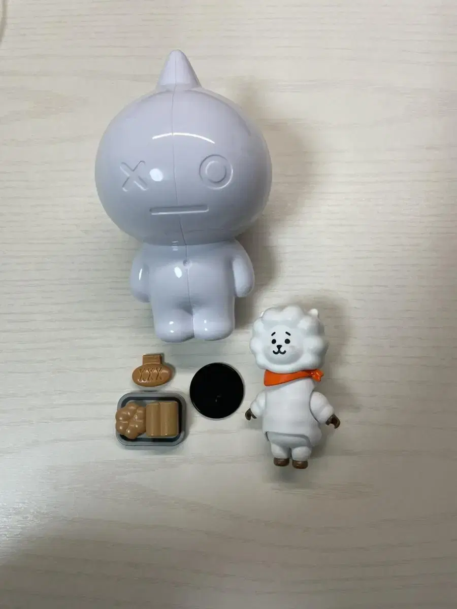 BT21 RJ 알제이 피규어 양도